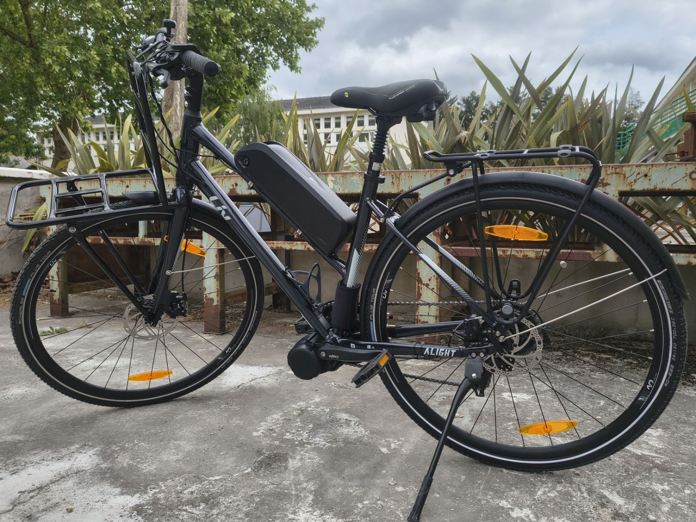 VTC Giant Liv reconditionné et électrifié avec kit moteur pédalier Syklo