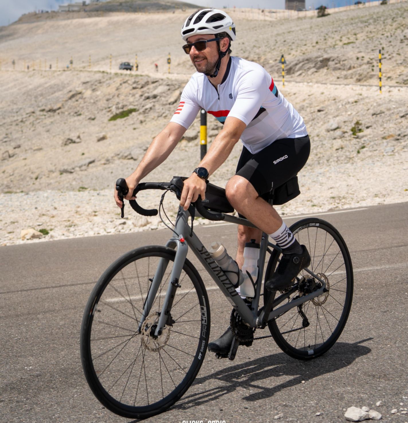 Gravel équipé d'une deuxième paire de roues route reconditionnées DT Swiss PR1400 pour triathlon